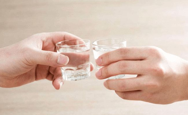 多家白酒企业上调产品价格 头部企业维持年度目标不变